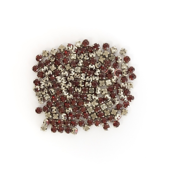 BEADS FOR SEWING - ACRYLIC CRYSTALS WITH METAL BASE - CIRCLE 4x3.2mm - BORDEAUX AND НИКЕЛ - PACKAGE 100g (1740pcs.)