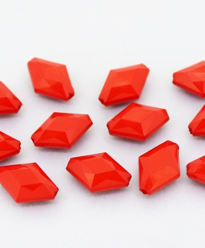 OPAQUE PLASTIC BEADS - DIAMOND FACETED - 16x11x6mm RED С07 - 50g Hole-1.5mm (90pcs.)