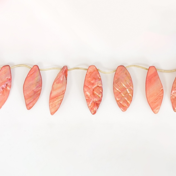 MOTHER OF PEARL BEADS - LEAVES - 45x20mm CORAL 86 - STRING (14pcs.)  Hole-1.0mm