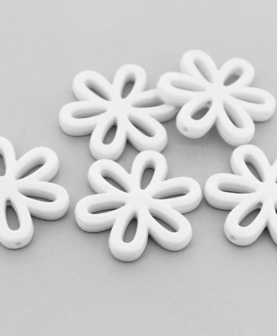 OPAQUE PLASTIC BEADS - FLOWER CONTOUR - 31x4.5mm WHITE С01 - PACKAGE 500g Hole-1.8mm (240pcs.)