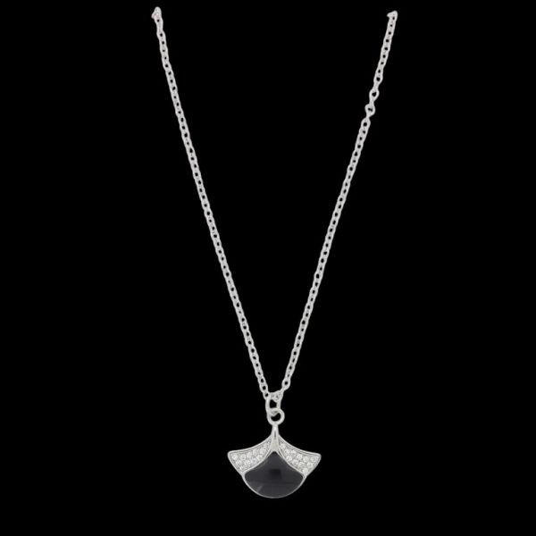 БИЖУТЕРИЯ - КОЛИЕ - МЕСИНГ И ЦИРКОН - ЦВЕТЕ К166 - 1.6х1.6см НИКЕЛ-БЯЛО-ЧЕРНО - 1 бр.