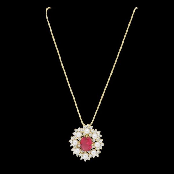 БИЖУТЕРИЯ - КОЛИЕ - МЕСИНГ И ЦИРКОН - ЦВЕТЕ К202 - 2.3х2.5см ЗЛАТИСТО-БЯЛО-ЦИКЛАМА - 1 бр.