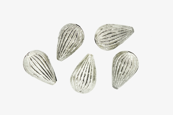 METAL BEADS - CORRUGATED STRIPED FLAT DROP - 18х28х13 MM NICKEL COLOR - 50pcs. Hole:2.0mm