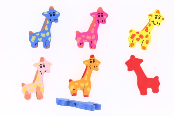 WOODEN FIGURES - 01 GIRAFFE 01 - 19x33x5mm MIX - PACKAGE 100pcs. Hole-2.5mm