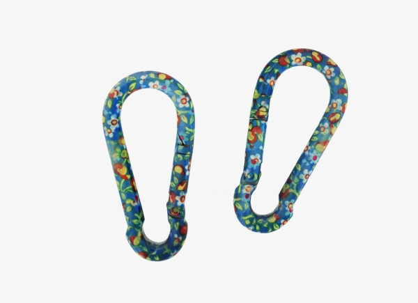 METAL ELEMENTS - CARABINER SPRING SNAP HOOK KEYCHAIN - 80x39x8 MM BLUE WITH FLOWERS - 10pcs.