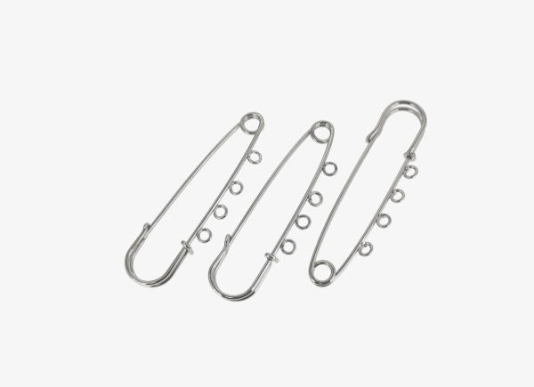 METAL ELEMENTS - LARGE SMALL SAFETY PIN WITH 4 HOLES - 70x20x6mm NICKEL COLOR - 50pcs. Hole:3.0mm